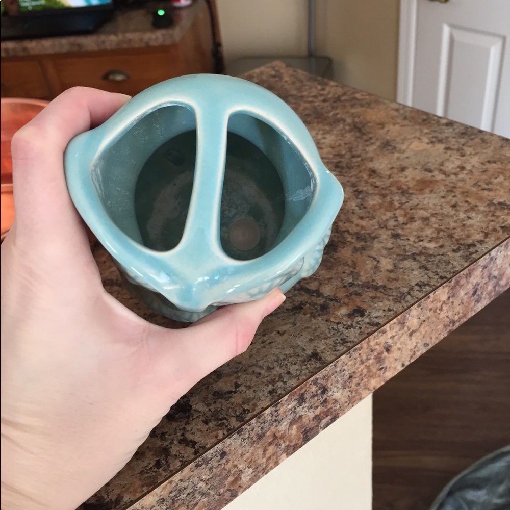 Toothbrush holder - Picture 2 of 2
